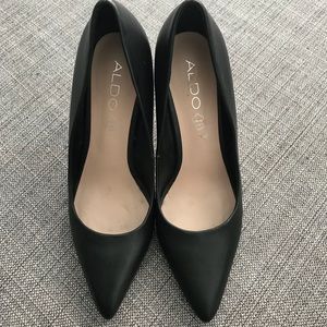 Black Aldo pumps 👠